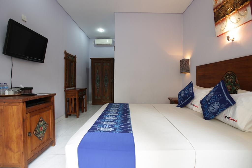 ホテル Reddoorz @ Pantai Cemara Sanur エクステリア 写真