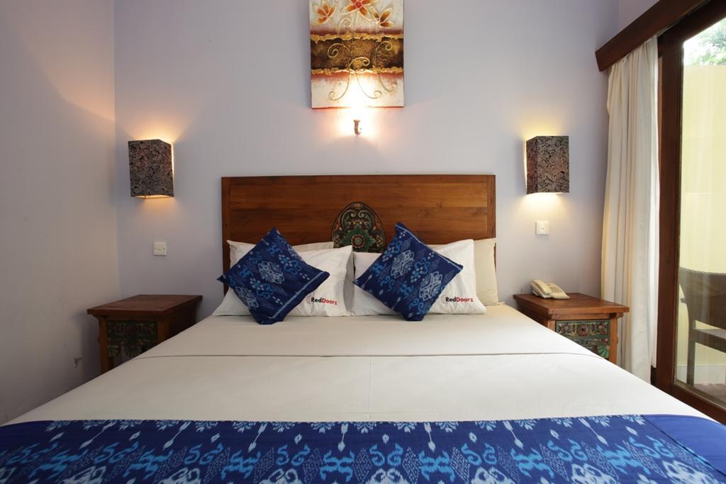 ホテル Reddoorz @ Pantai Cemara Sanur エクステリア 写真
